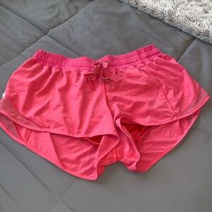 lululemon hotty hot shorts 2.5” (size 8)